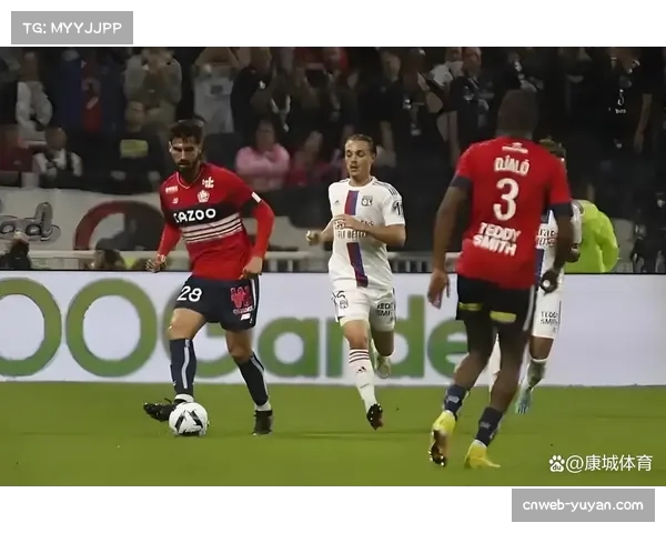 昂热战平斯特拉斯堡 法甲中游集团分差微弱