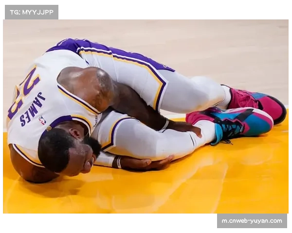 布克右脚踝扭伤确认缺席,太阳后场火力延续性出现明显断档 布克右脚踝扭伤确认缺席,太阳后场火力延续性出现明显断档